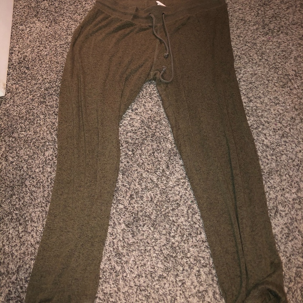 Green Aeropostale joggers!